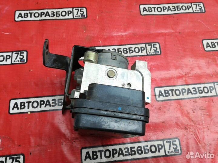 Блок abs Toyota Hilux Surf TRN215 2trfe 2004