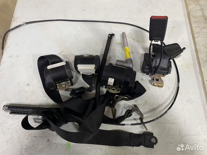 Ремни безопасности Mercedes W140