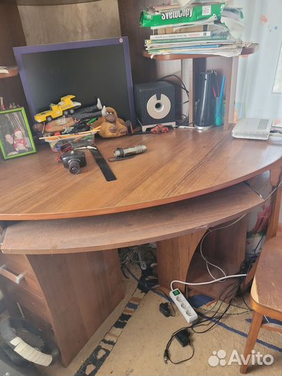 Компьютерный стол