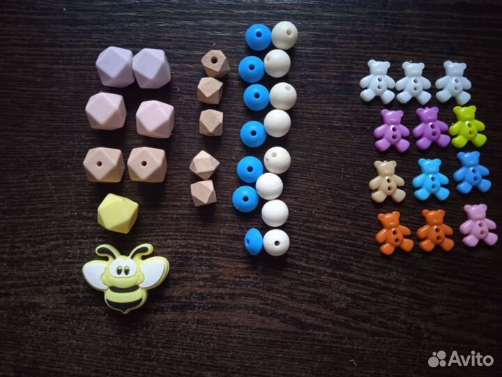 Силиконовые и деревянные бусины. Пуговицы медведь