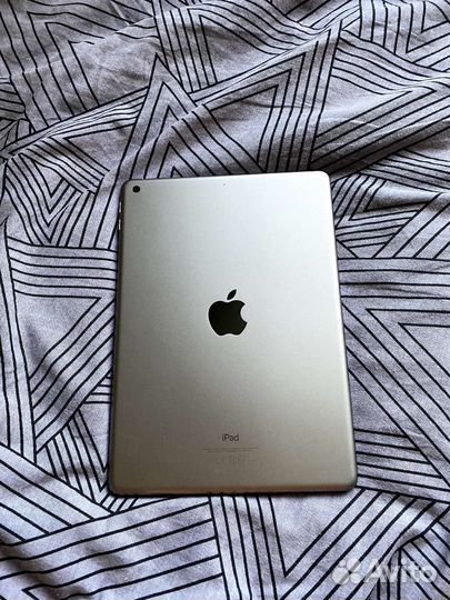 iPad 6 gen 32gb Wi-Fi