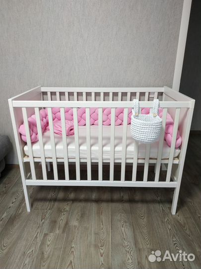 Детская кроватка для новорожденных