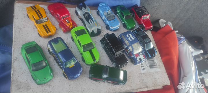 Модель автомобиля металл