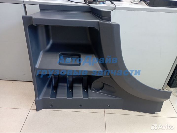 Накладка двери левая Mercedes Actros MP4