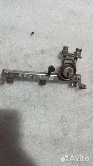 Топливная рампа с клапаном Opel Corsa B
