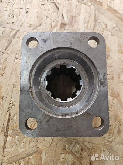 Фланец кпп камаз (квадр.) 14-1701240