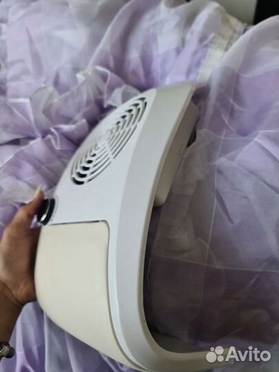 Лампа и пылесос для маникюра