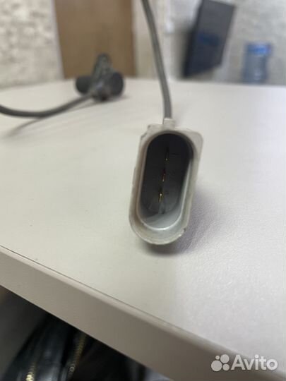 Датчик коленвала Ауди А4 А6 А8 077905381F