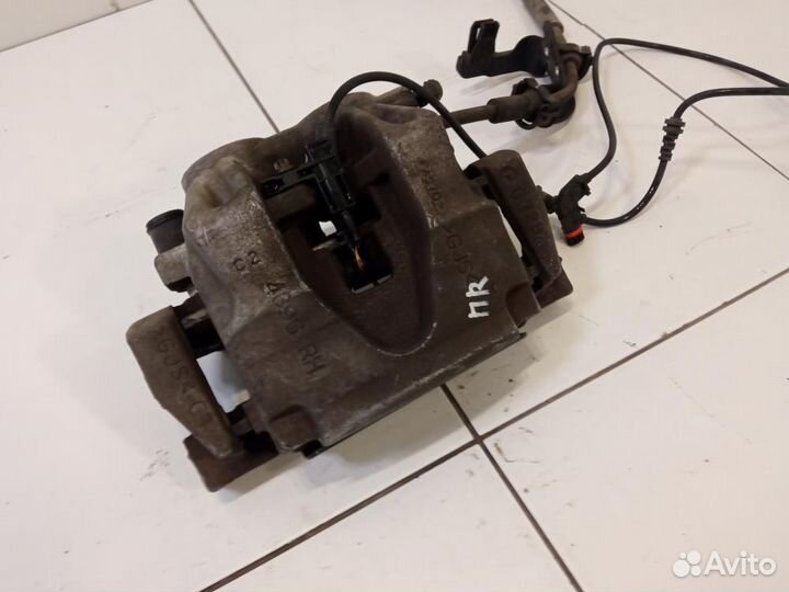 Суппорт передний правый Mercedes-Benz M-Class ML W