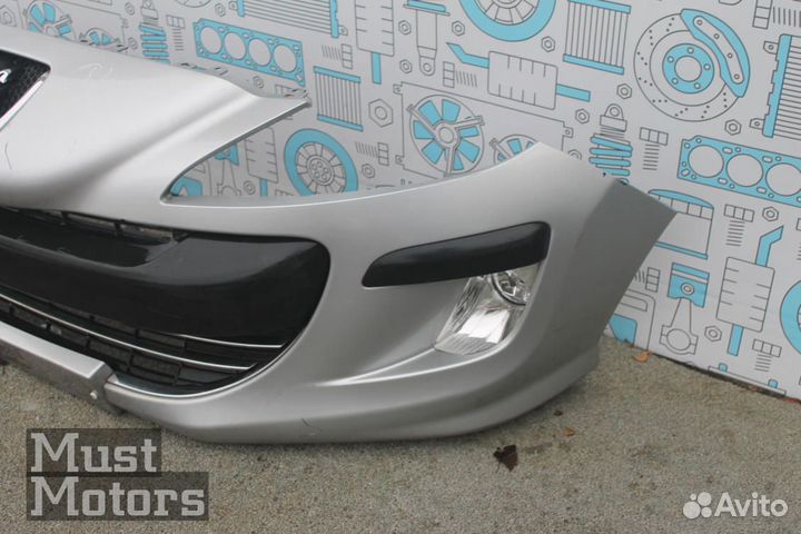 Бампер передний Peugeot 308 2007-14 в сборе