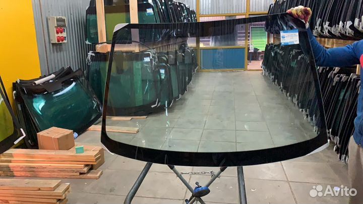 Лобовое стекло Kia Spectra