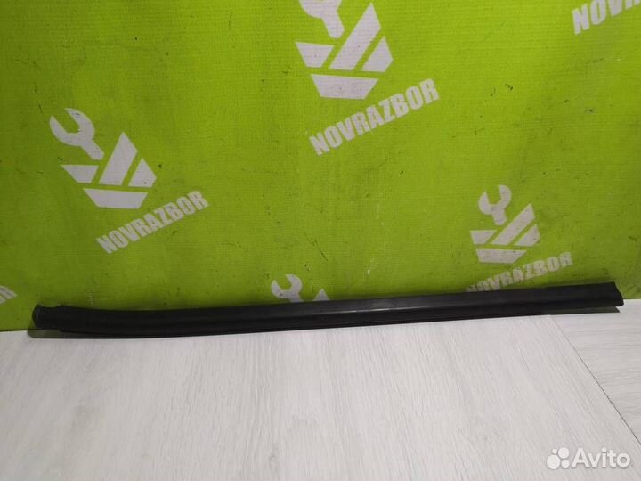 Уплотнитель стекла двери Киа Оптима 3