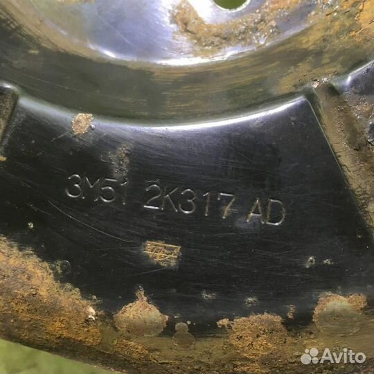 Щит опорный задний левый Мазда Мазда 3 бк