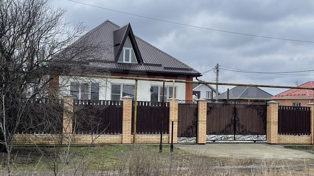 Дом 195 м² на участке 6 сот.