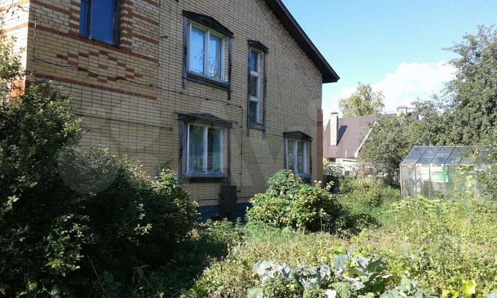 Комната 28 м² в 6-к., 2/2 эт.