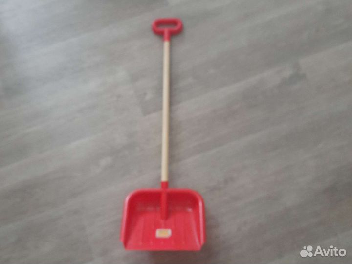 Снегоуборочная лопата. Детская