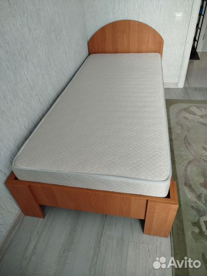 Кровать односпальная с матрасом бу