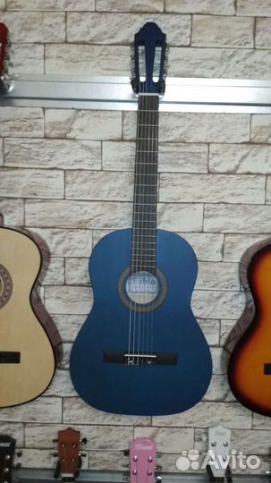 Классическая гитара с широким грифом