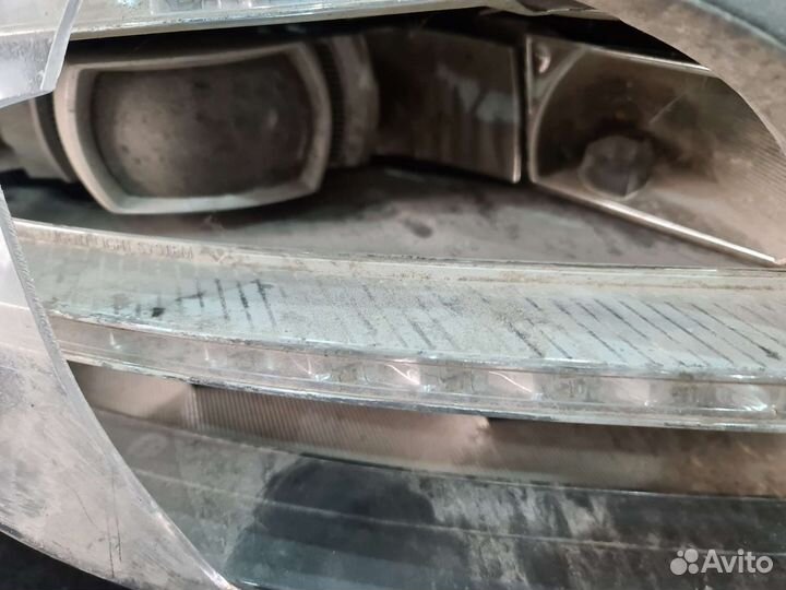 Фара правая битая Mercedes CLS218
