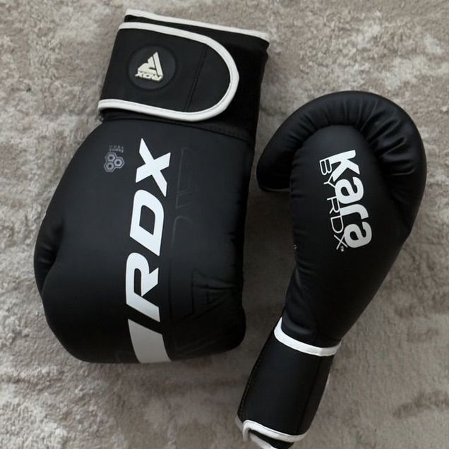Боксерские перчатки RDX