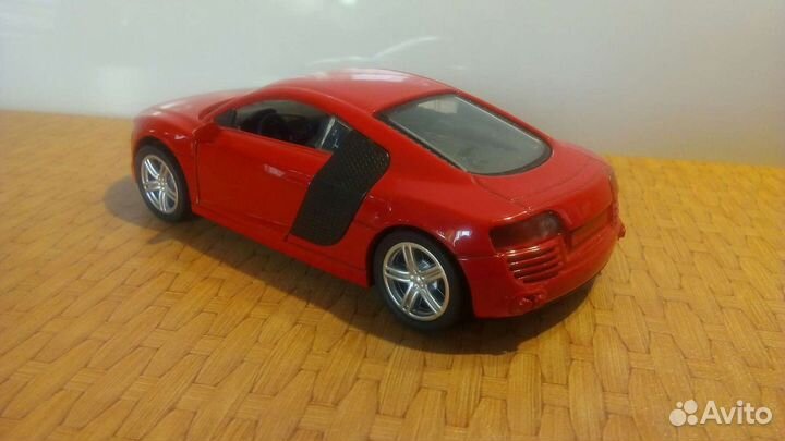 Модель автомобиля Audi R8