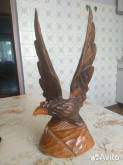 Статуэтка птицы дерево