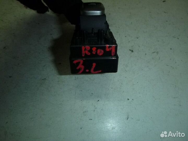 Кнопка стеклоподъемника KIA RIO 2017