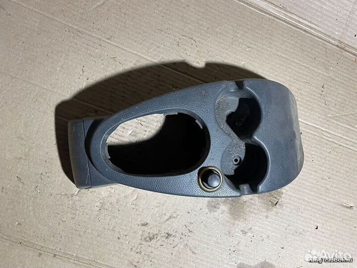 Консоль Renault Logan I передняя