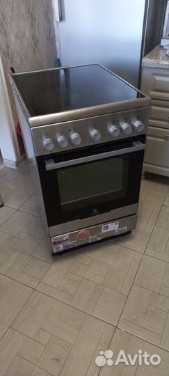 Электроплита стеклокерамика бу с духовкой