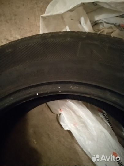 Nexen Roadian 571 235/65 R17 104T