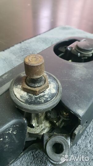 Продам моторчик заднего дворника Ford escape 2002