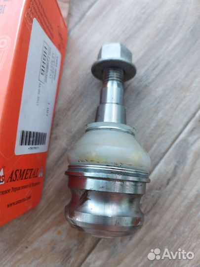 Опора шаровая правая Субару