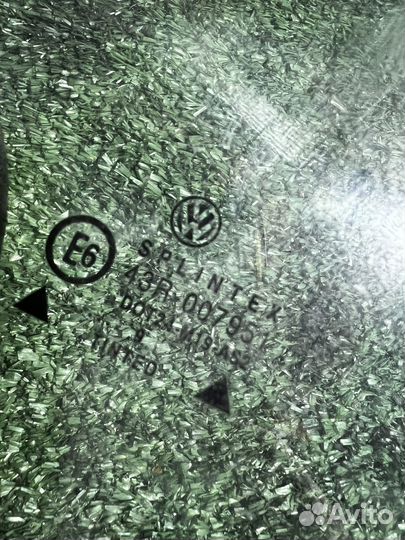 Стекло переднее правое Volkswagen Golf 4