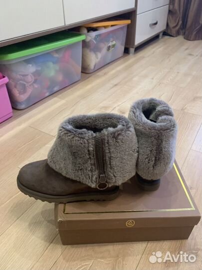 Угги (ботинки на танкетке )