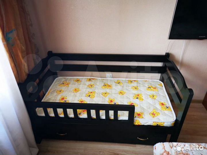 Детская кровать из массива