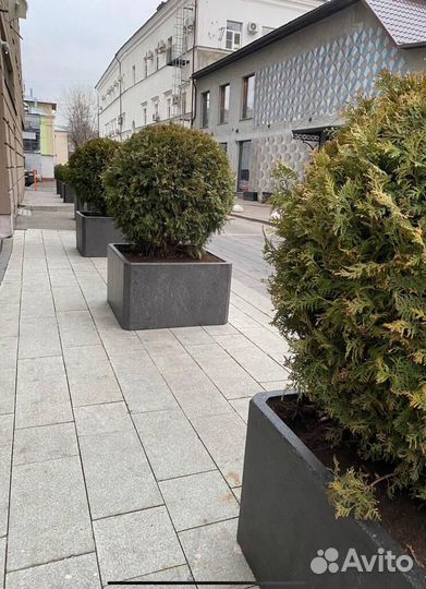 Вазон бетонный