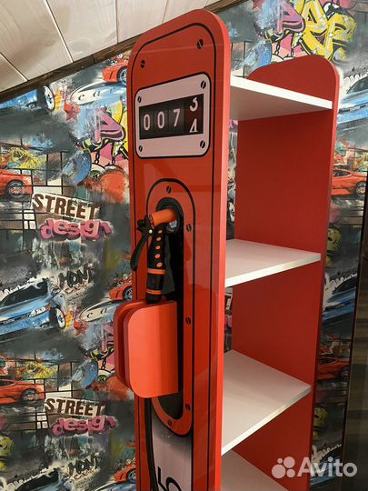 Детская кровать машина, стеллаж заправка, матрас