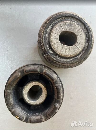 Сайлентблоки подрамника задние audi A4 VW passat 5