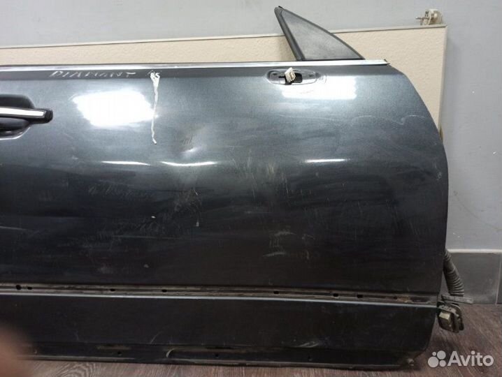 Дверь передняя правая Mitsubishi Diamant F31A 6G72