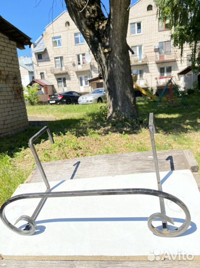 Подставки, стойка для цветов и балконных ящиков