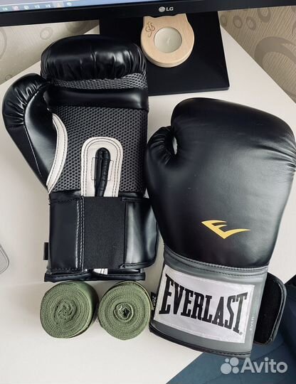 Боксерские перчатки 10 oz Everlast