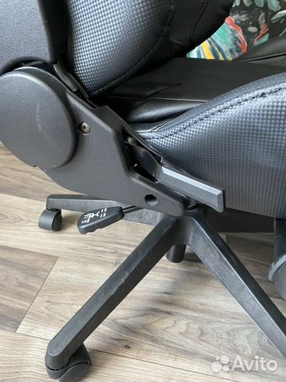 Компьютерное кресло Zombie viking 5 aero игровое