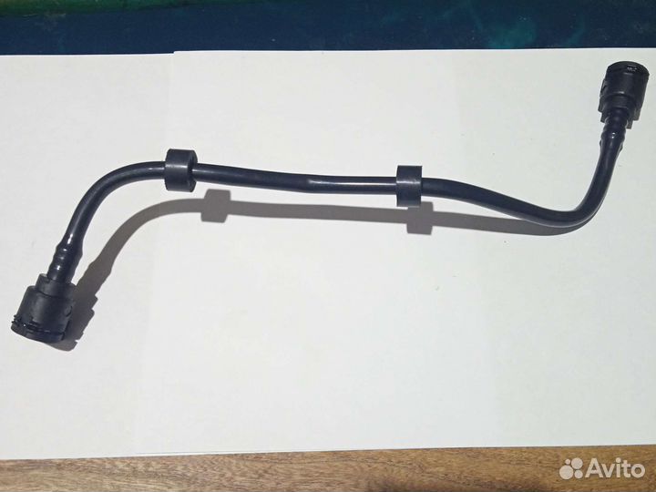 Трубка радиатор-бачок BMW G11 G12 G30 G31 G38