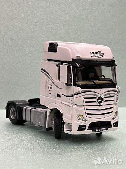 Mercedes benz actros MP4 giga space 4x2