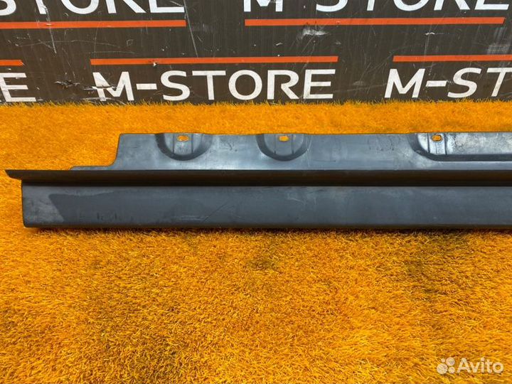 Накладка на порог правая Bmw X5 E53 M54B30 2006