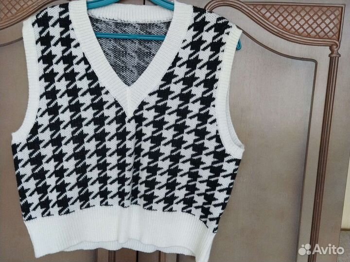 Жилетка для девочки 42-44 размер