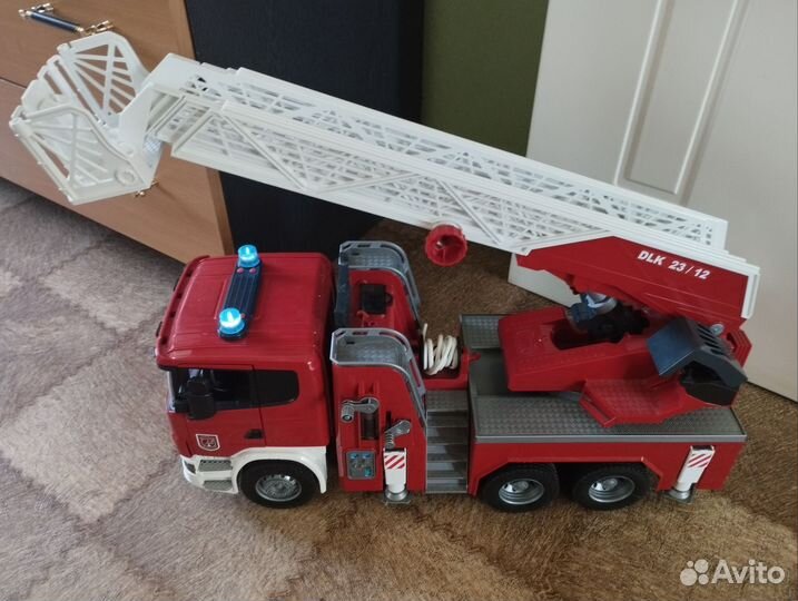 Машина пожарная Bruder