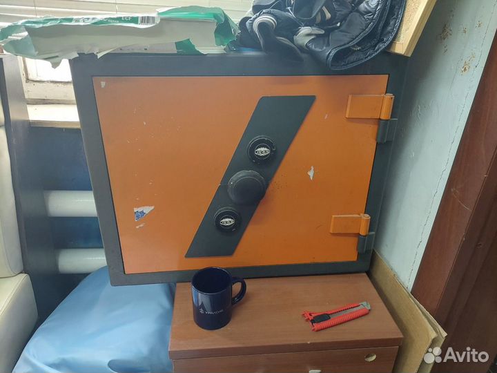 Сейф металлический бу