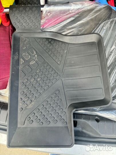 Автомобильные коврики резиновые