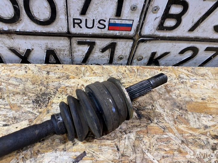 Привод правый Ваз 1111 Ока 2004